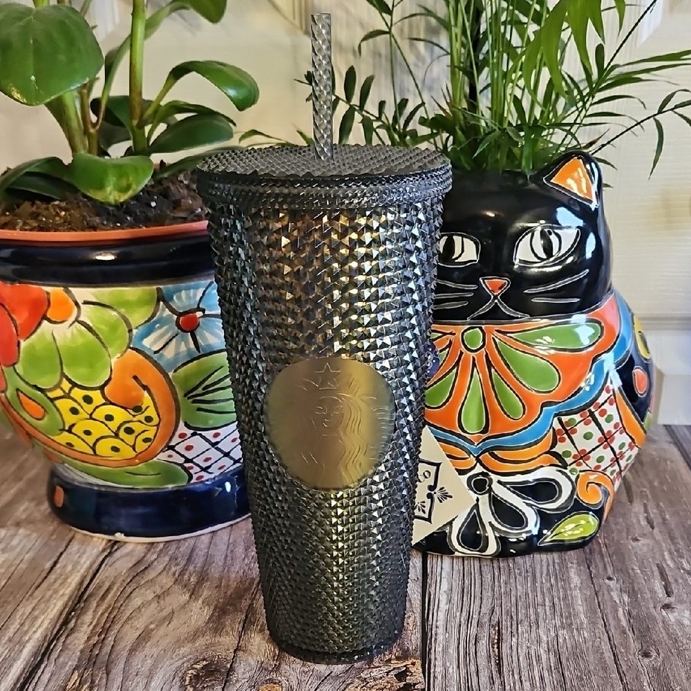 NWOT 2020 Starbucks Unicorn 24 Oz. Textured Tumbler